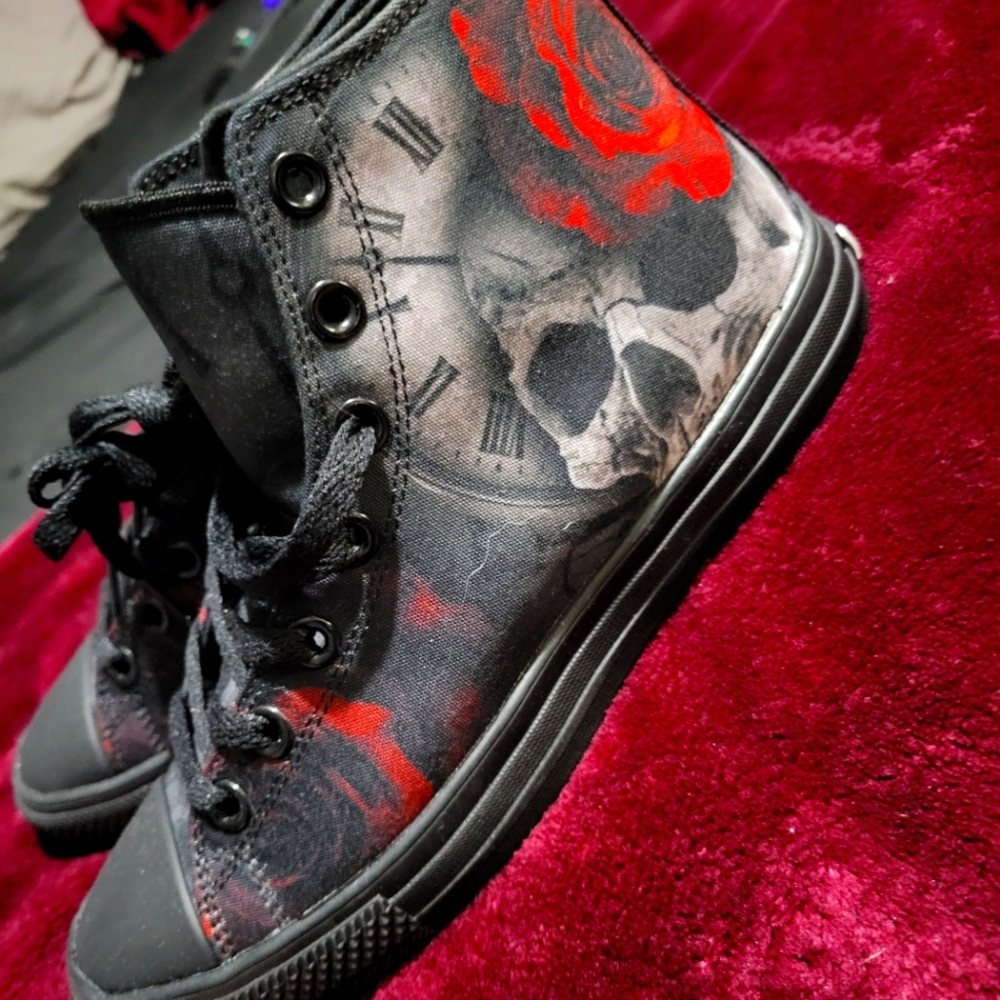 Skull clock rose shoes